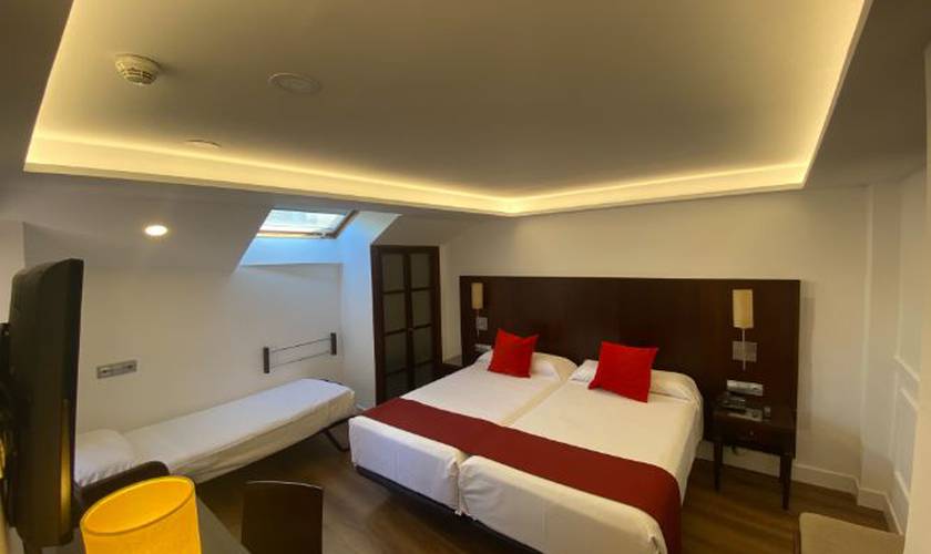 Chambre double avec lit supplémentaire Hôtel Boutique Atrio Valladolid