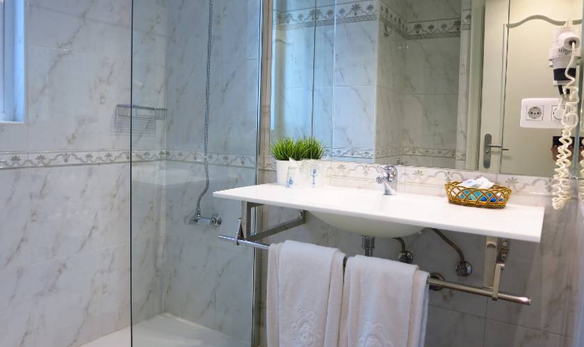 Double with an extra bed rooms Boutique Catedral Hotel Valladolid Double with an extra bed rooms Boutique Catedral Hotel Valladolid