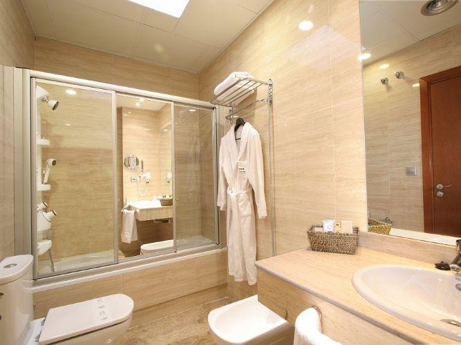 Habitación doble con cama extra Hotel Boutique Atrio Valladolid Habitación doble con cama extra Hotel Boutique Atrio Valladolid