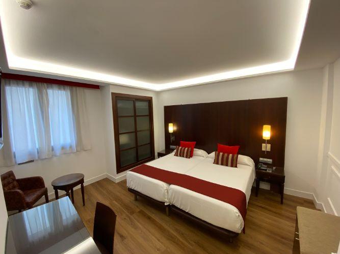 Habitación doble con cama extra Hotel Boutique Atrio Valladolid Habitación doble con cama extra Hotel Boutique Atrio Valladolid